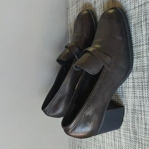 Black Leather Block Heels Shoes woman's size 7.5